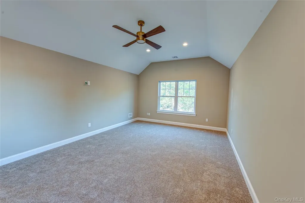 457 Pond Path East Setauket NY 11733