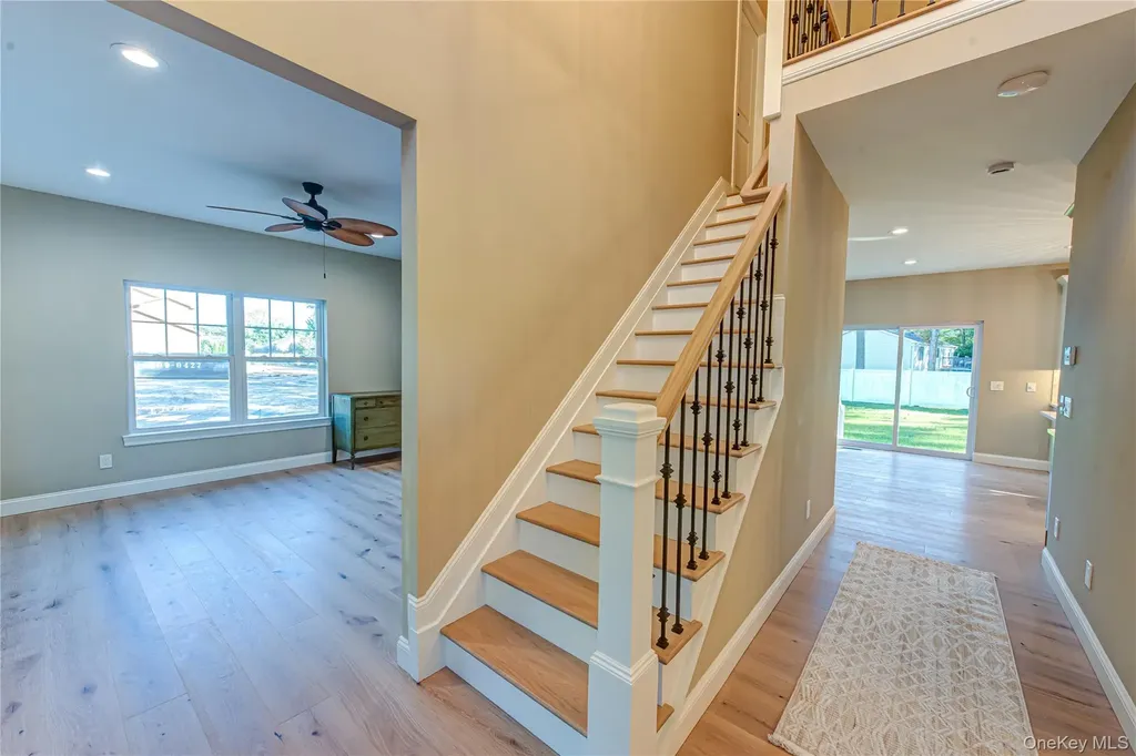 457 Pond Path East Setauket NY 11733