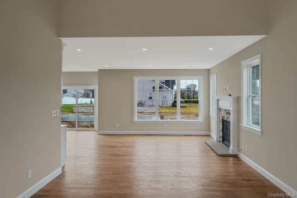 457 Pond Path East Setauket NY 11733