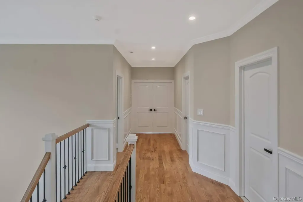 457 Pond Path East Setauket NY 11733
