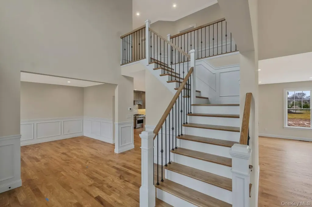 457 Pond Path East Setauket NY 11733