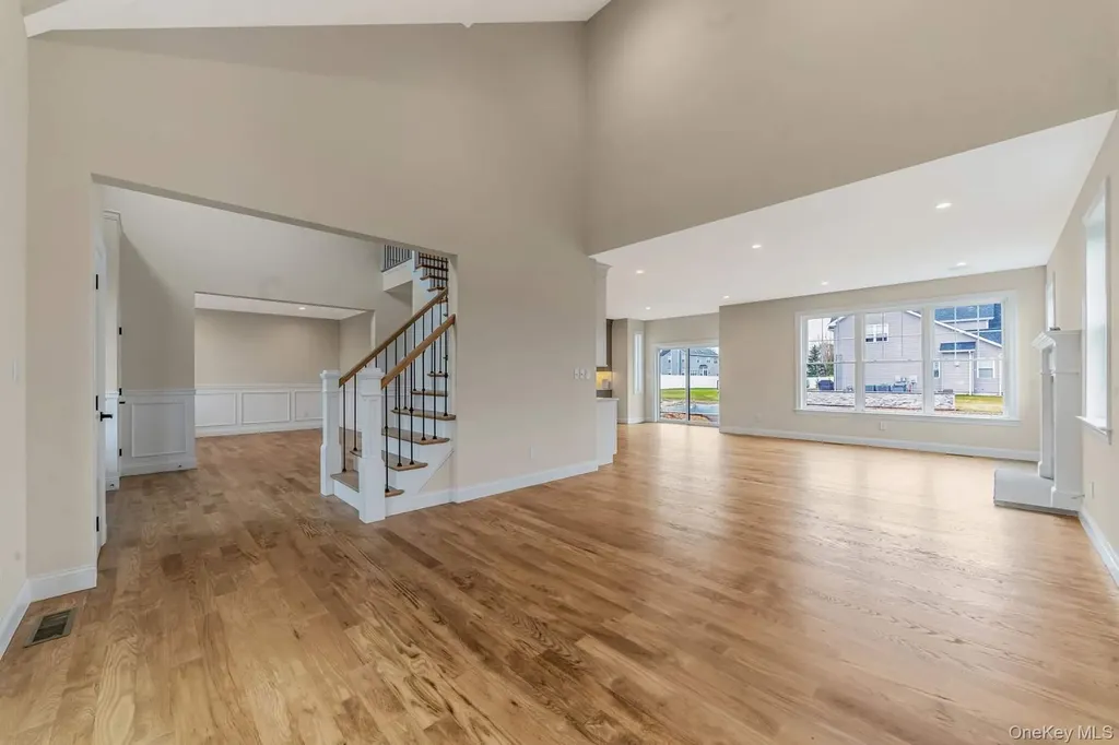 457 Pond Path East Setauket NY 11733
