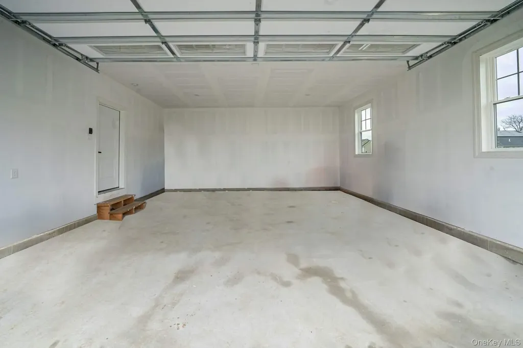 457 Pond Path East Setauket NY 11733