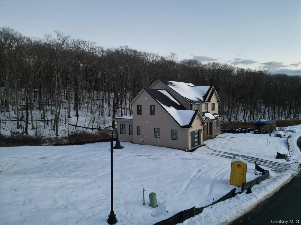 40 Southfield Falls Monroe NY 10950