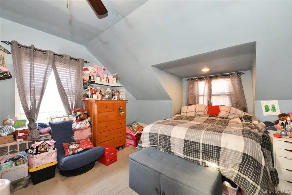 39 Greentree Road Mineola NY 11501