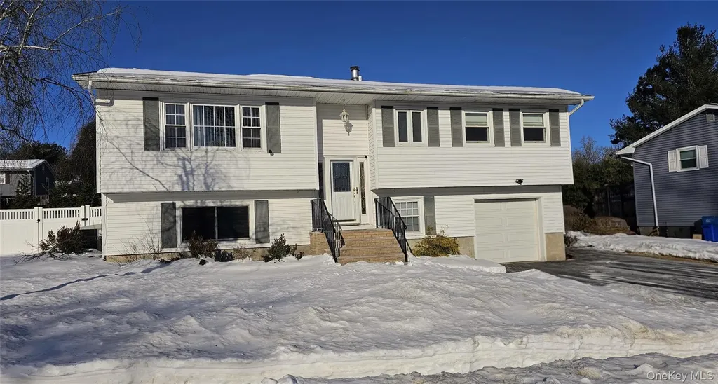 8 Autumn Lane Stony Point NY 10980
