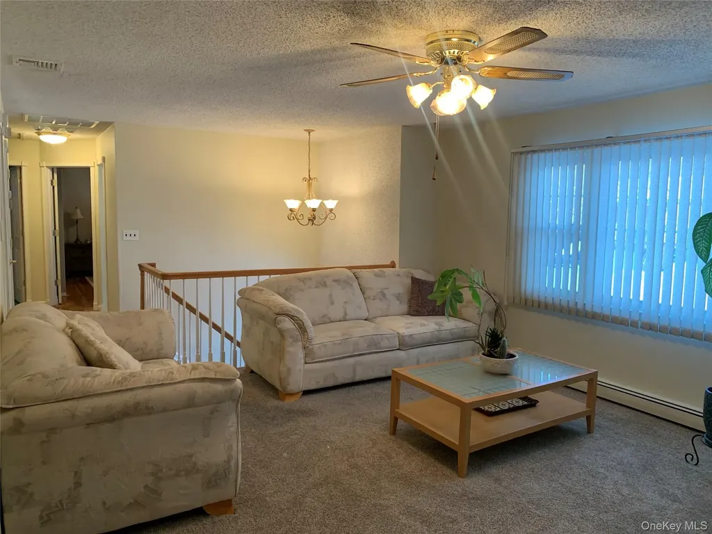8 Autumn Lane Stony Point NY 10980
