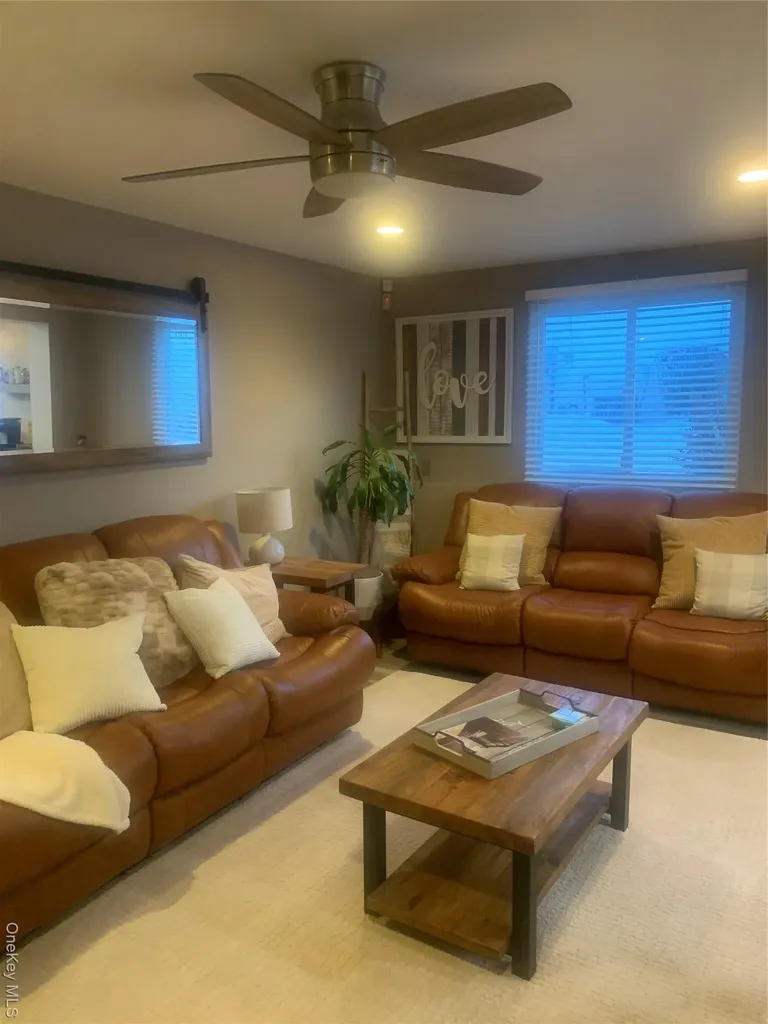 8 Autumn Lane Stony Point NY 10980