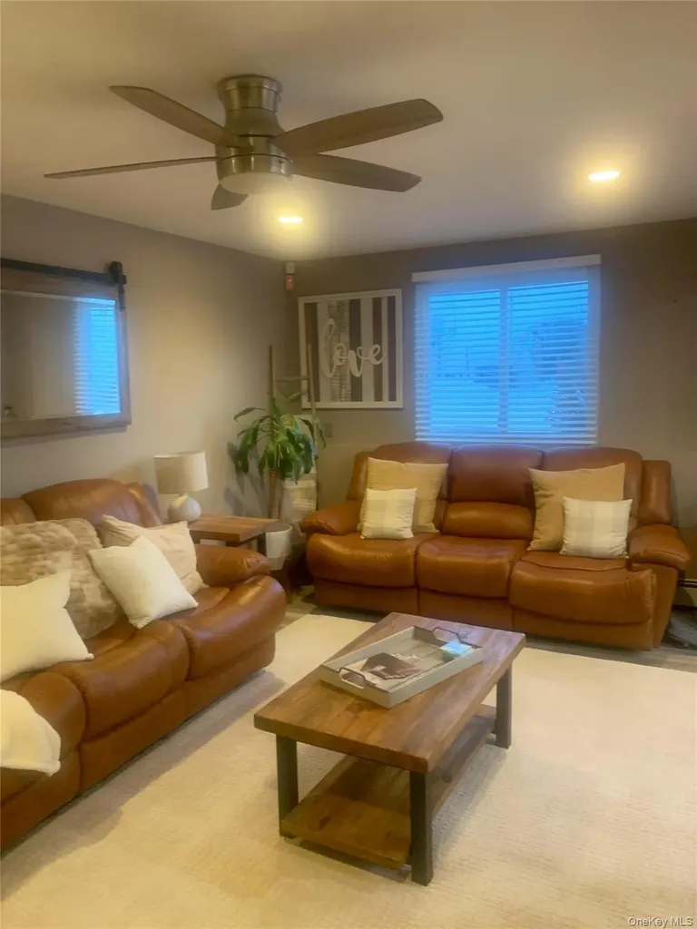 8 Autumn Lane Stony Point NY 10980