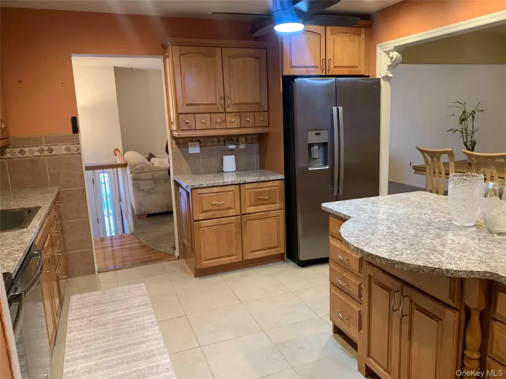 8 Autumn Lane Stony Point NY 10980