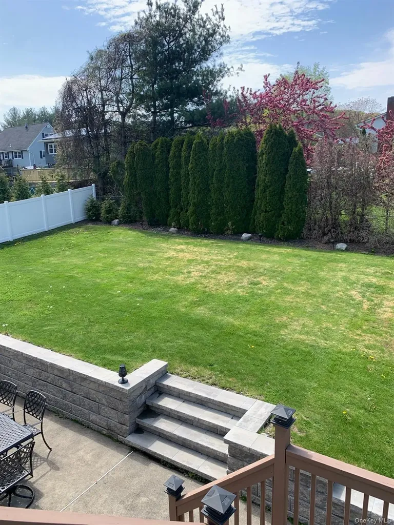 8 Autumn Lane Stony Point NY 10980