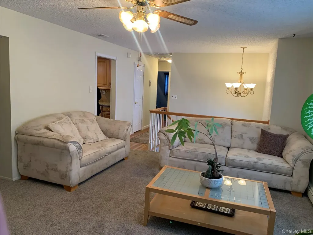 8 Autumn Lane Stony Point NY 10980