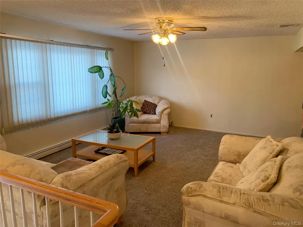 8 Autumn Lane Stony Point NY 10980