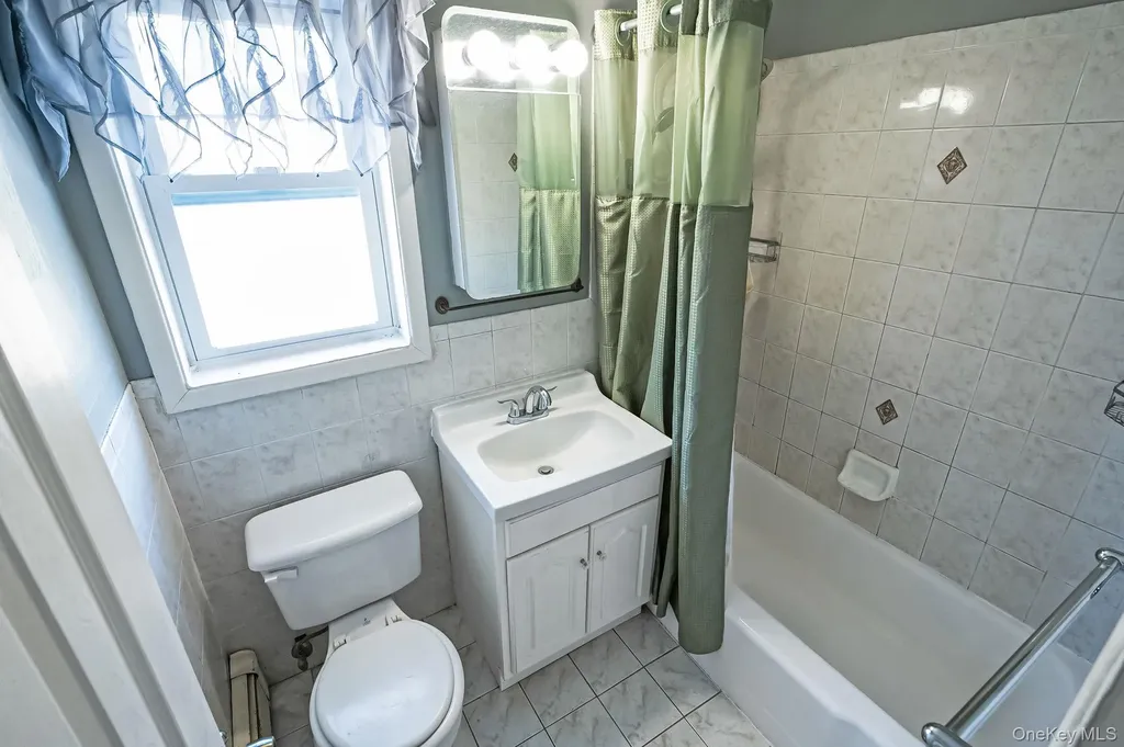 41 Arch Lane Islip NY 11751