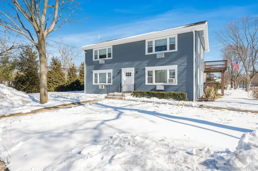 41 Arch Lane Islip NY 11751