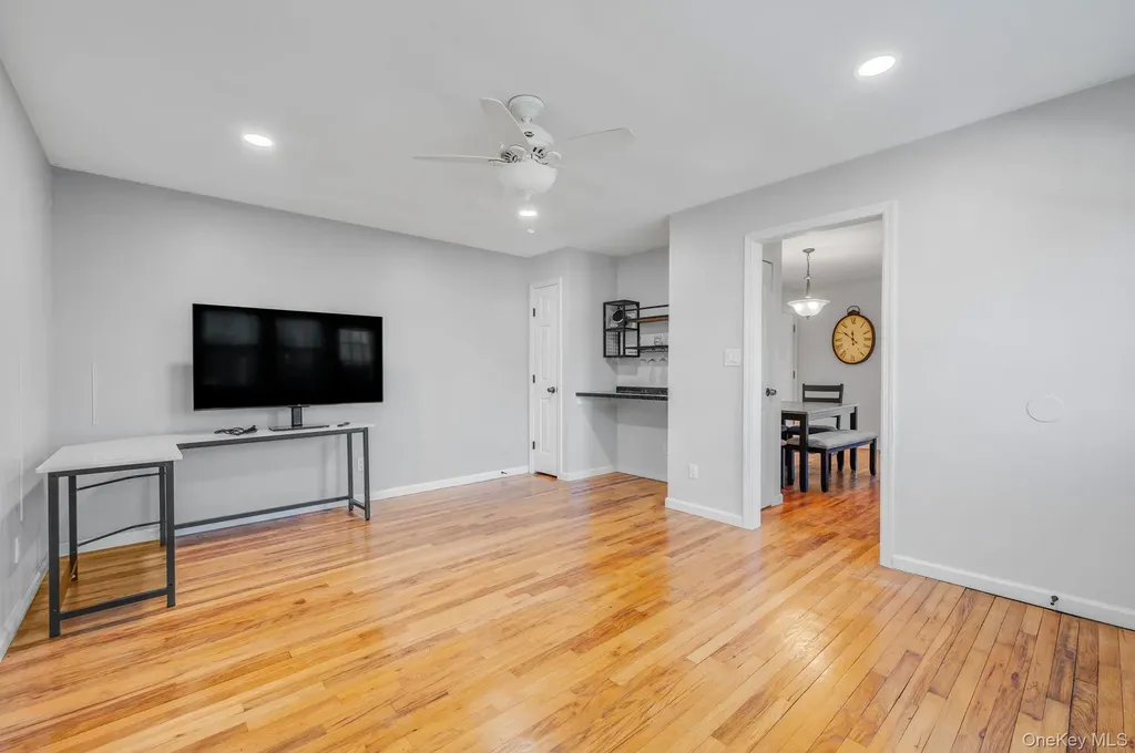 41 Arch Lane Islip NY 11751