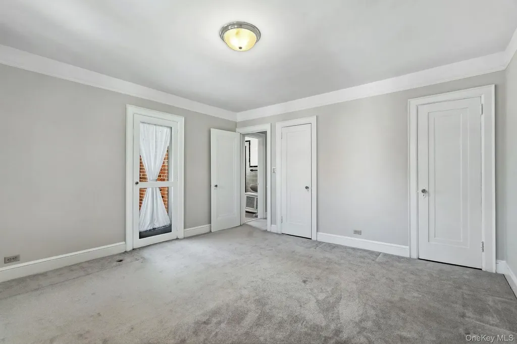 232 W 259th Street Bronx NY 10471