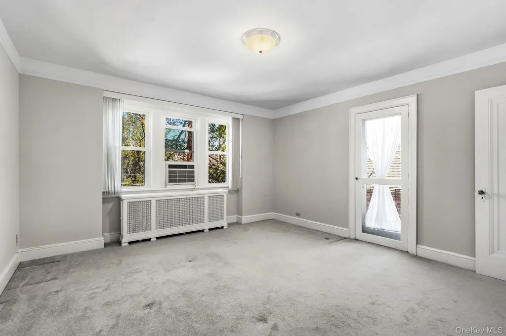 232 W 259th Street Bronx NY 10471