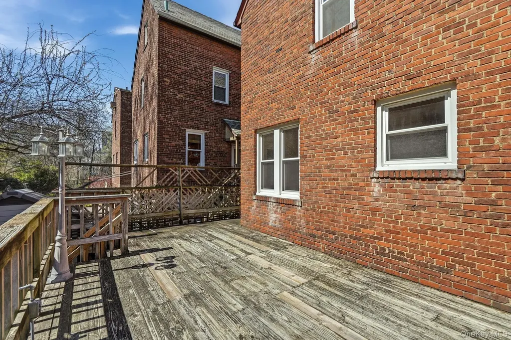 232 W 259th Street Bronx NY 10471