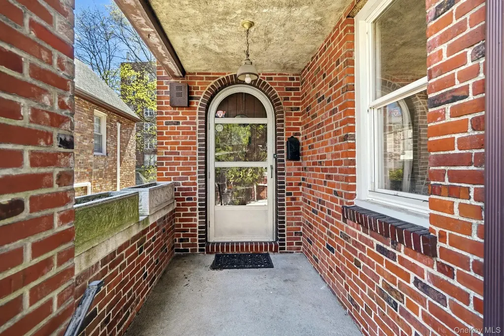 232 W 259th Street Bronx NY 10471