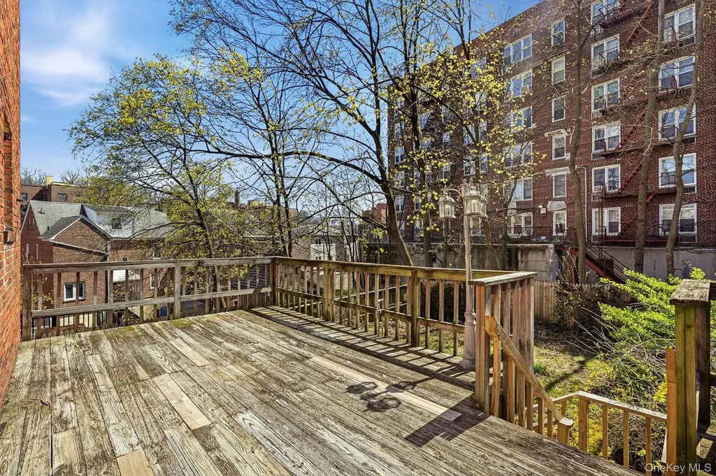232 W 259th Street Bronx NY 10471