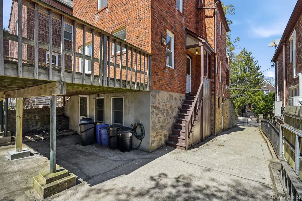 232 W 259th Street Bronx NY 10471