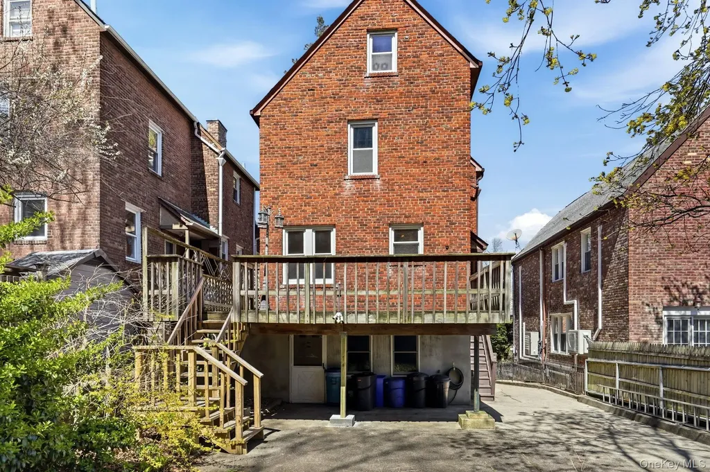 232 W 259th Street Bronx NY 10471