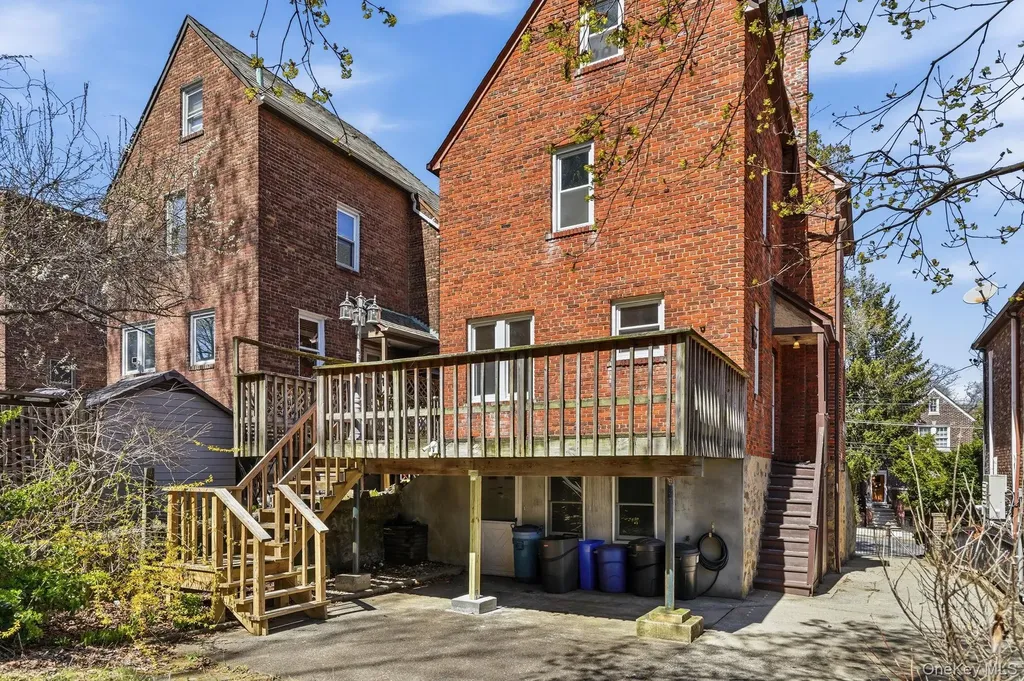 232 W 259th Street Bronx NY 10471