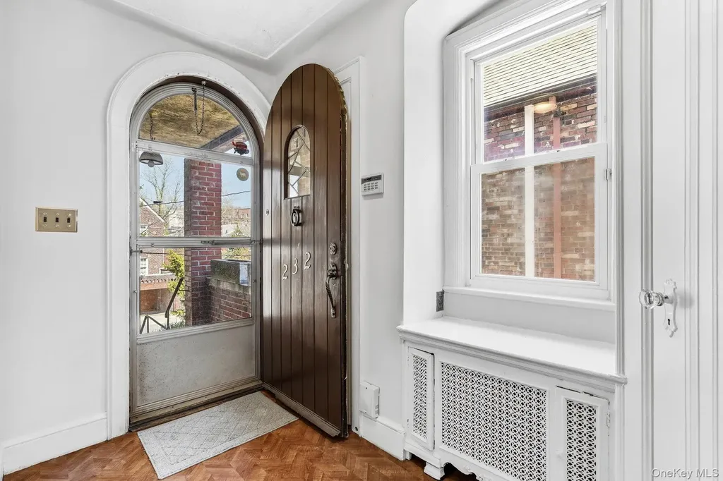 232 W 259th Street Bronx NY 10471