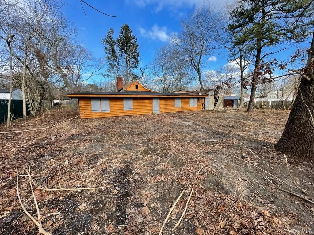34 Peach Street Central Islip NY 11722