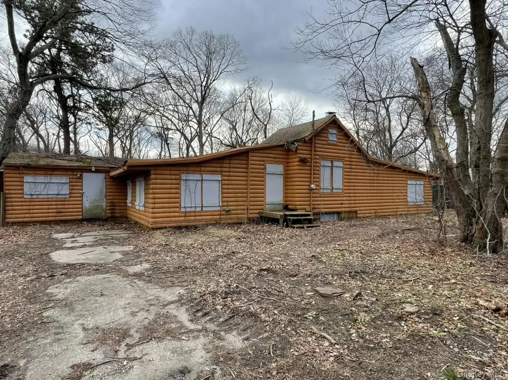 34 Peach Street Central Islip NY 11722