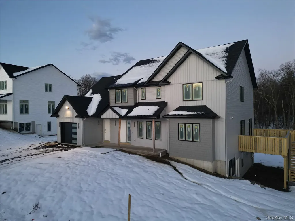 44 Southfield Falls Monroe NY 10950
