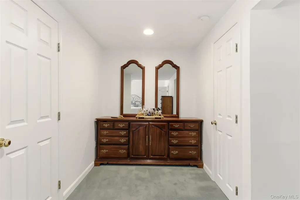 55 Titus Lane Cold Spring Harbor NY 11724