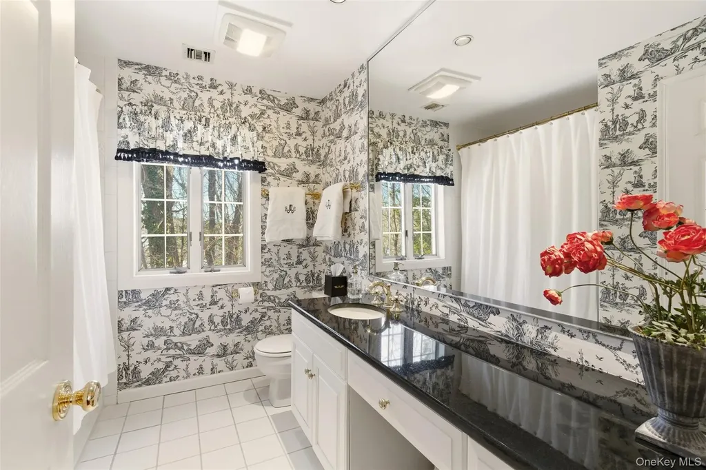 55 Titus Lane Cold Spring Harbor NY 11724