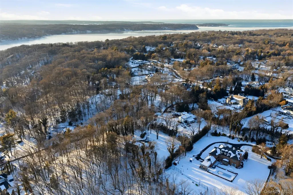 55 Titus Lane Cold Spring Harbor NY 11724