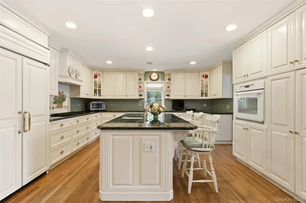 55 Titus Lane Cold Spring Harbor NY 11724
