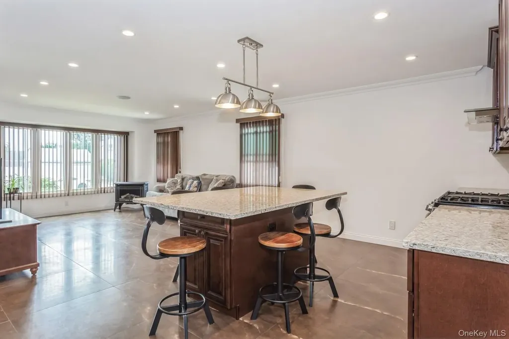 562 Bernice Road Franklin Square NY 11010