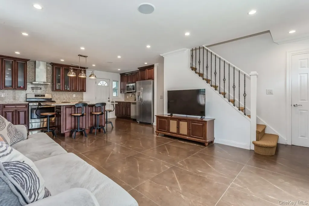 562 Bernice Road Franklin Square NY 11010