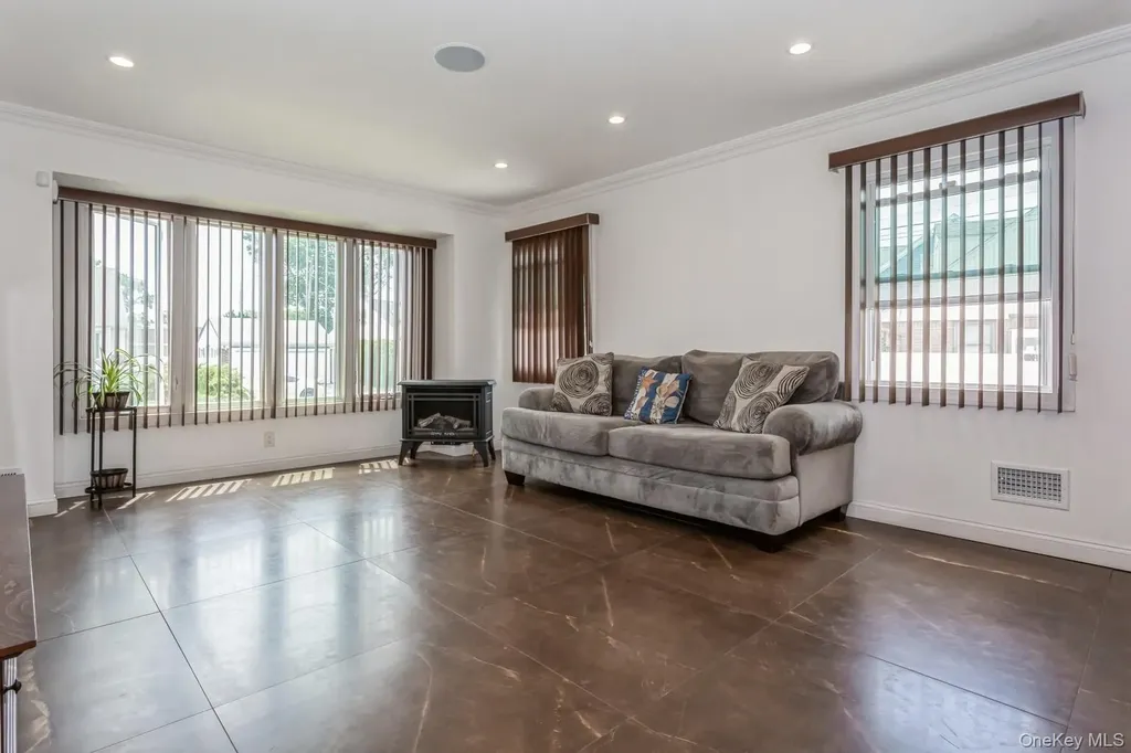 562 Bernice Road Franklin Square NY 11010