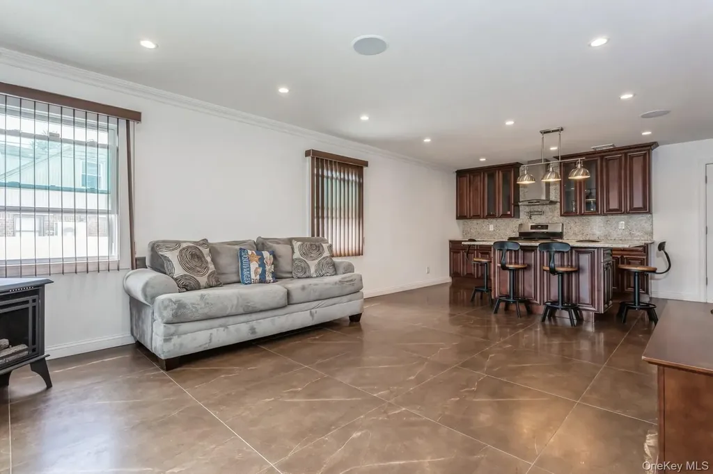 562 Bernice Road Franklin Square NY 11010