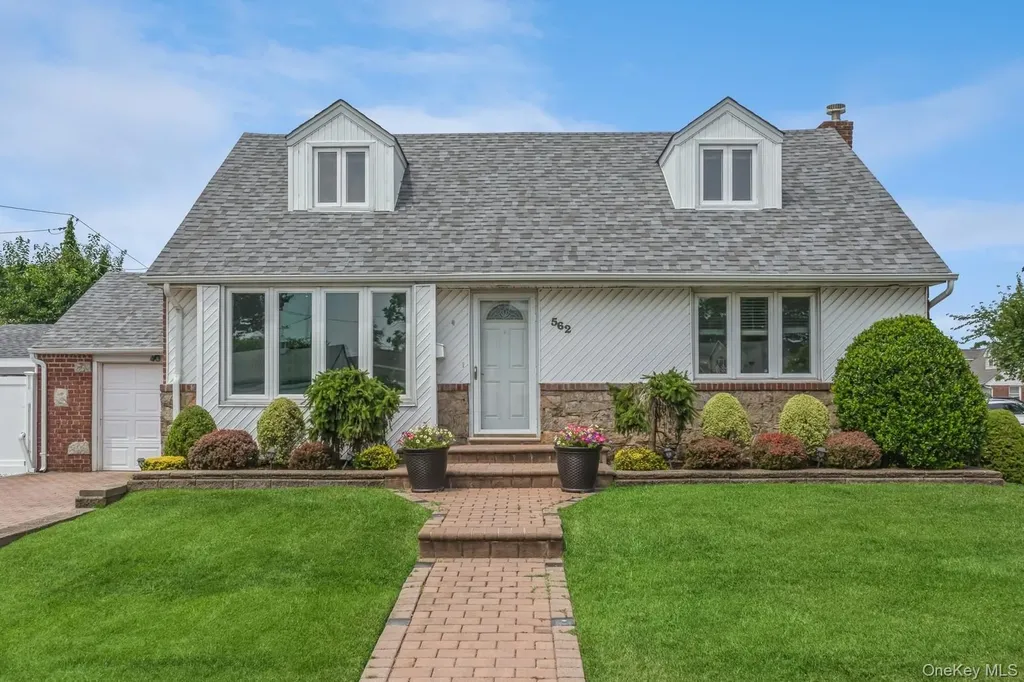 562 Bernice Road Franklin Square NY 11010