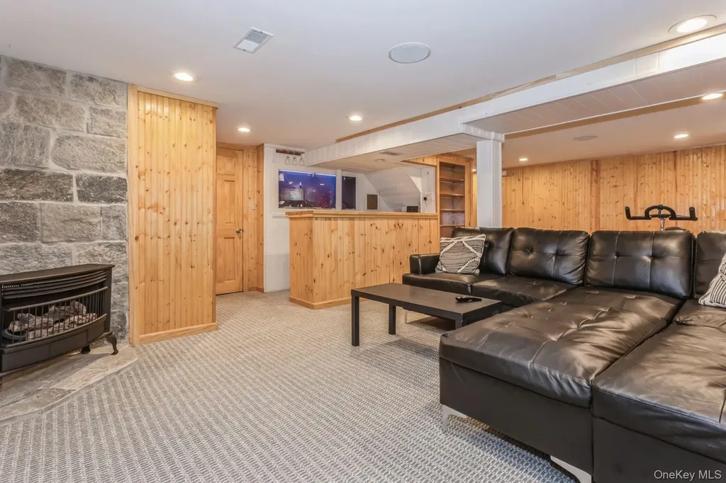 562 Bernice Road Franklin Square NY 11010