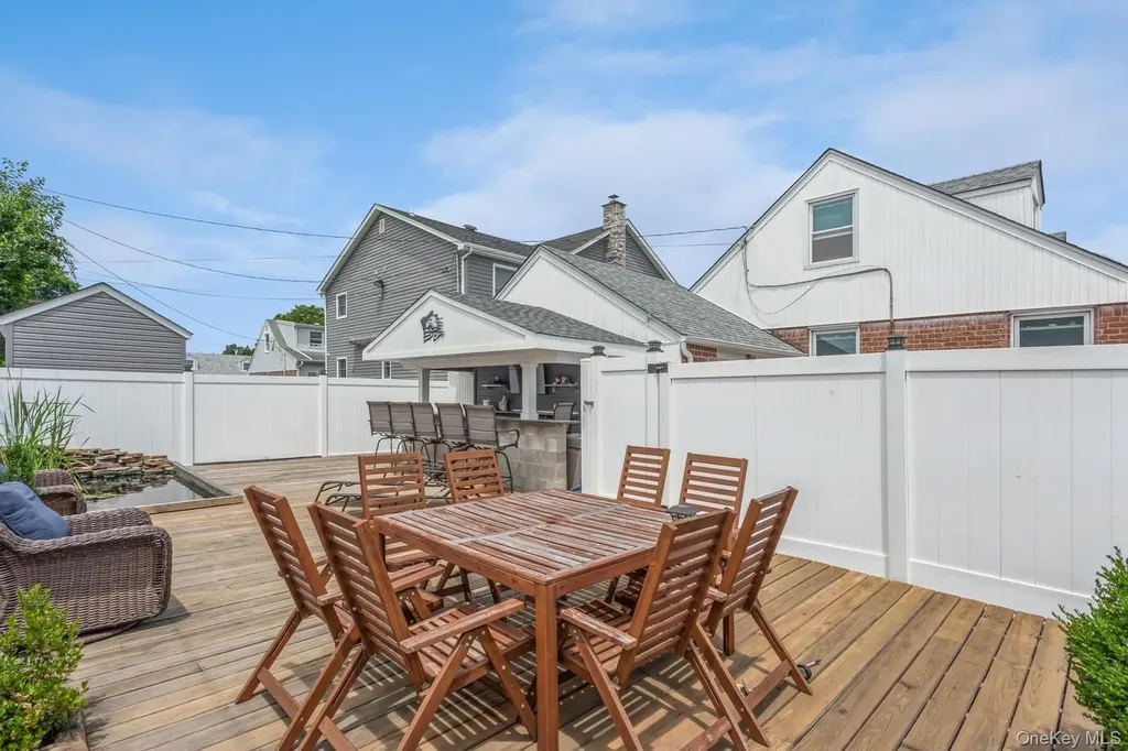 562 Bernice Road Franklin Square NY 11010