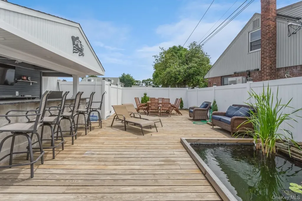 562 Bernice Road Franklin Square NY 11010