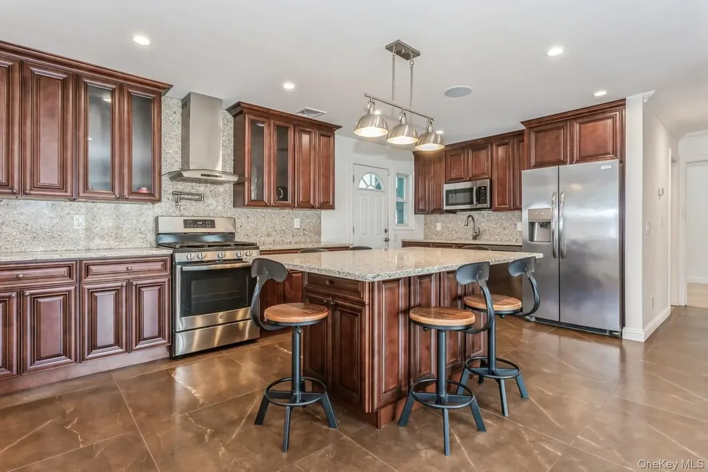 562 Bernice Road Franklin Square NY 11010