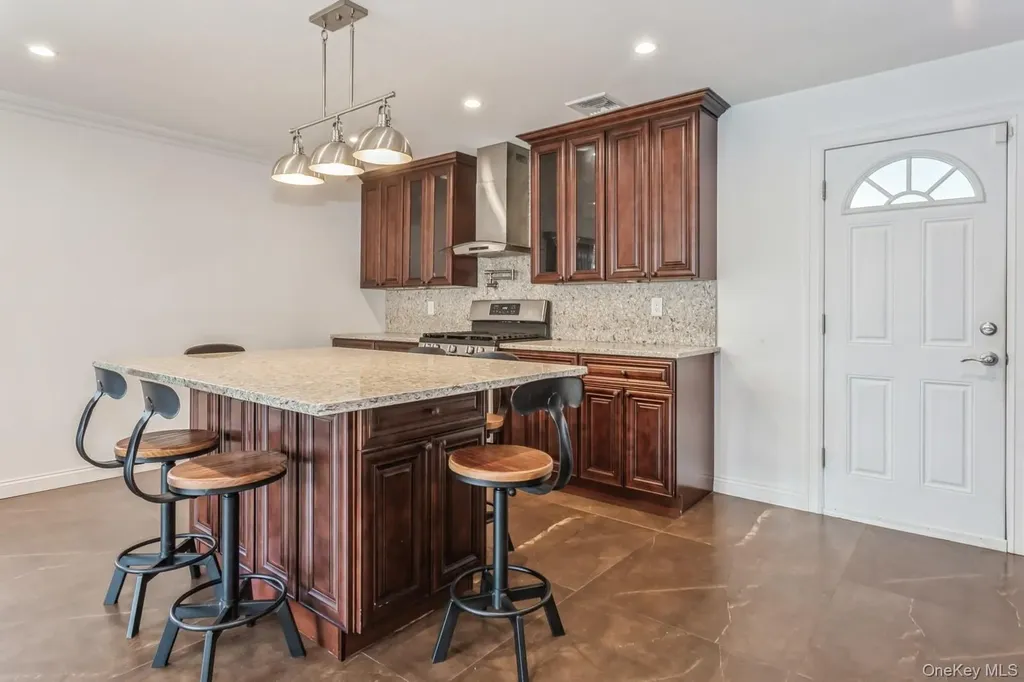 562 Bernice Road Franklin Square NY 11010