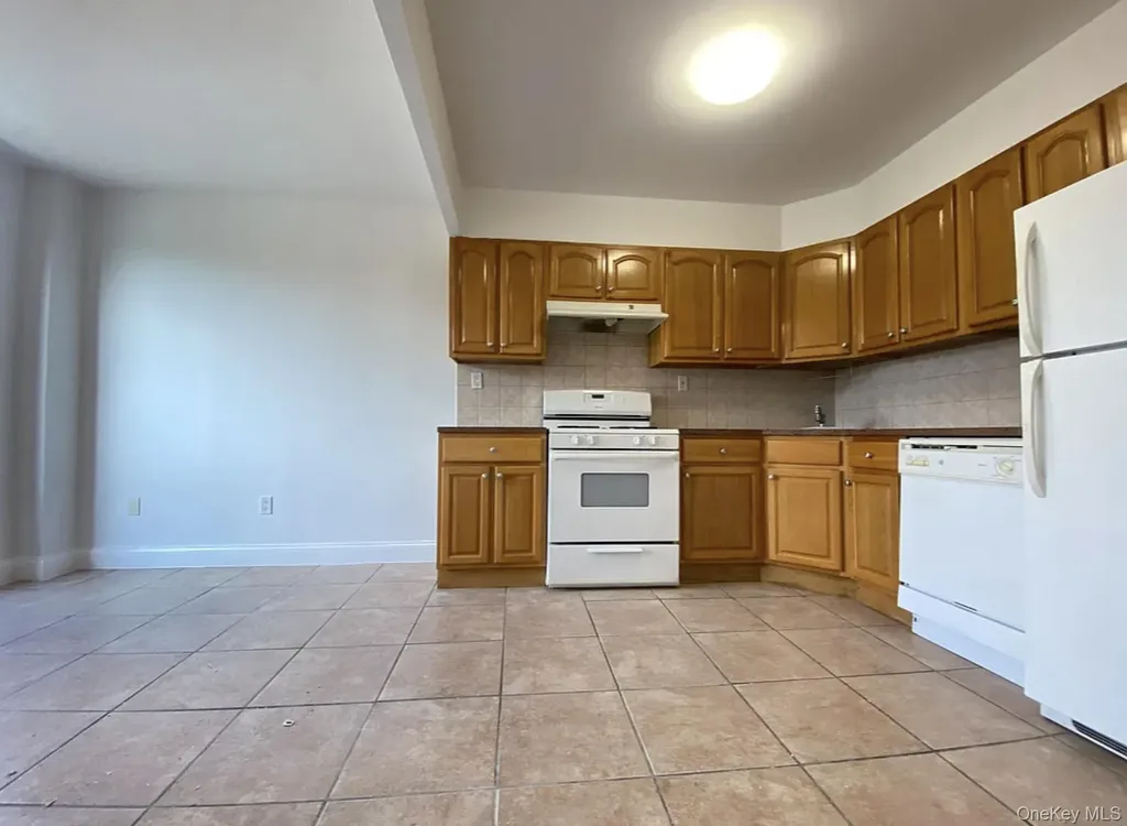 2447 44th Street Astoria NY 11103
