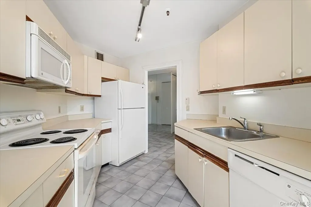 25 Rockledge Avenue White Plains NY 10601