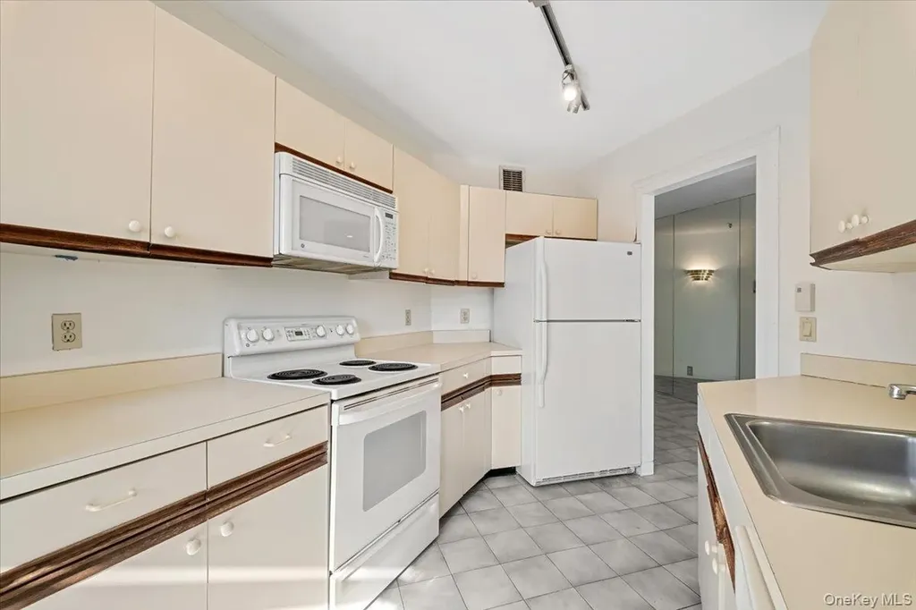 25 Rockledge Avenue White Plains NY 10601