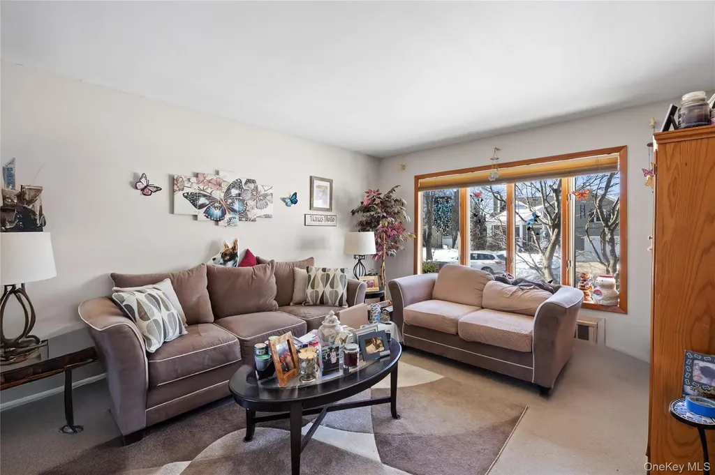 27 Elizabeth Drive Bethpage NY 11714